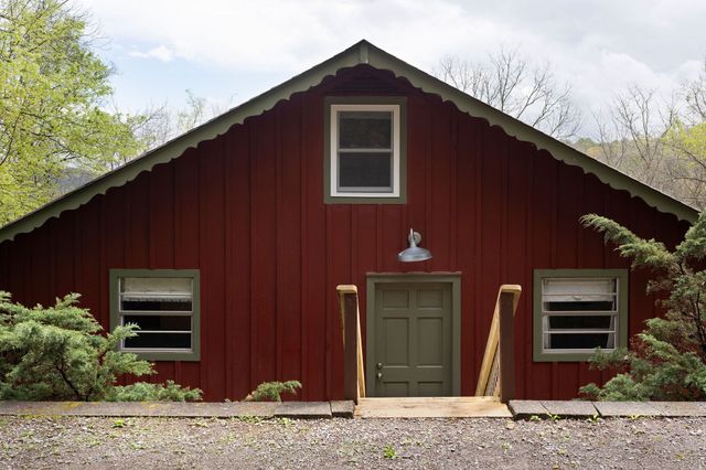 214 Mullican Dr, Smithville, TN 37166