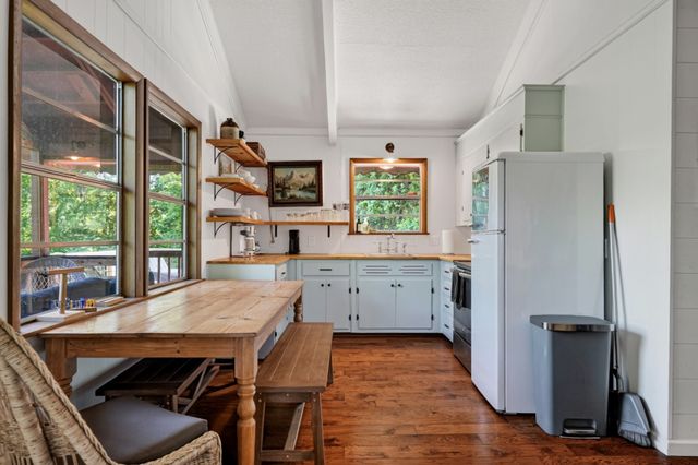 214 Mullican Dr, Smithville, TN 37166