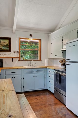 214 Mullican Dr, Smithville, TN 37166