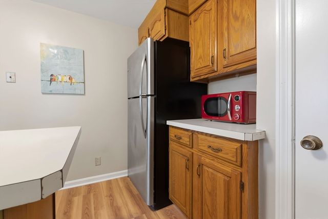 6 Longview Ter, Methuen, MA 01844