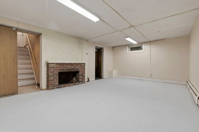 6 Longview Ter, Methuen, MA 01844