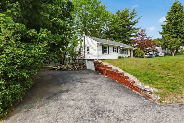 6 Longview Ter, Methuen, MA 01844