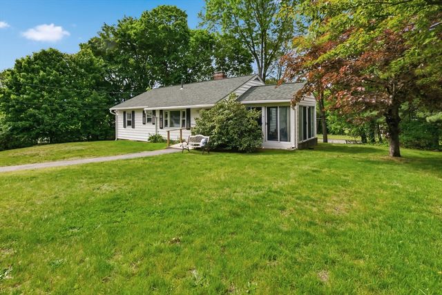 6 Longview Ter, Methuen, MA 01844