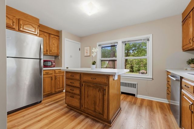 6 Longview Ter, Methuen, MA 01844