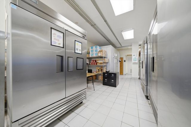 907 N DAMEN Avenue 101, Chicago, IL 60622