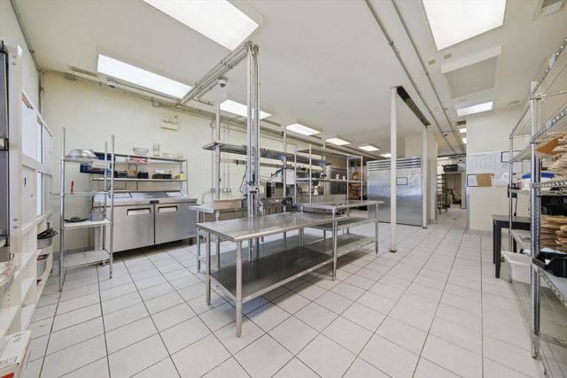907 N DAMEN Avenue 101, Chicago, IL 60622