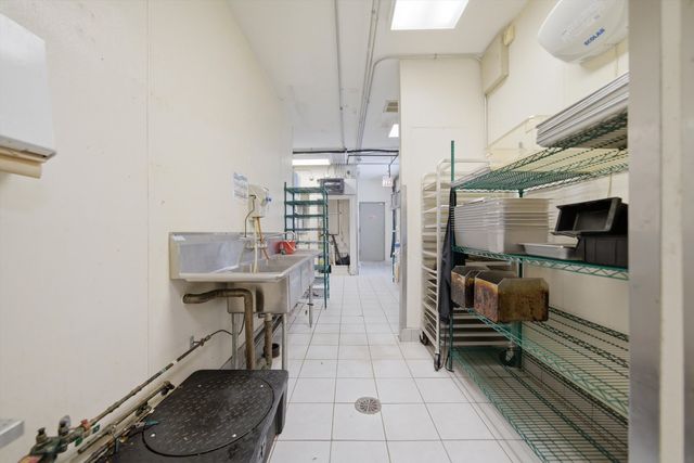907 N DAMEN Avenue 101, Chicago, IL 60622