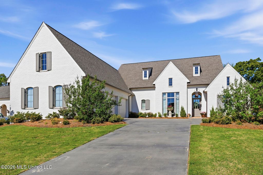 220 Parke Drive, Ridgeland, MS 39157