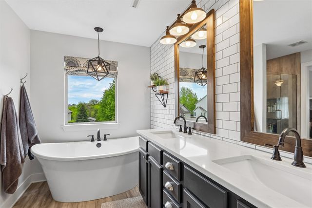 4622 153rd Street, Urbandale, IA 50323