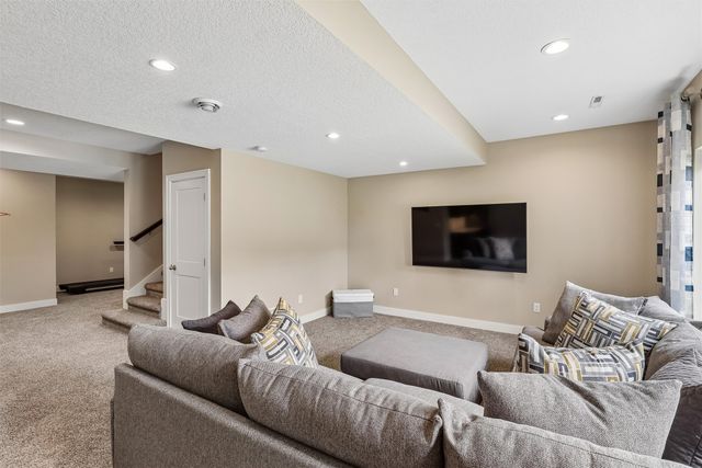 4622 153rd Street, Urbandale, IA 50323