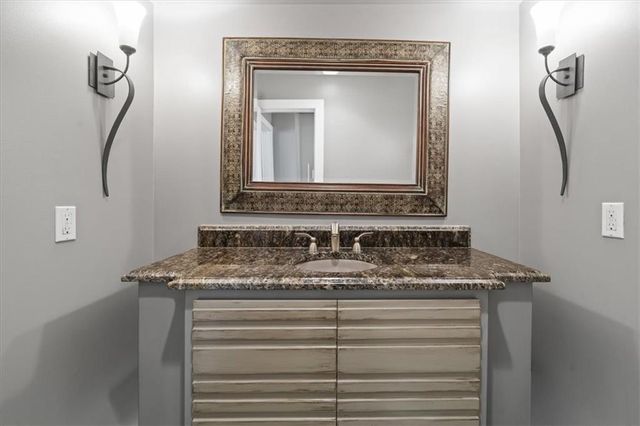 4001 W 126 Street, Leawood, KS 66209