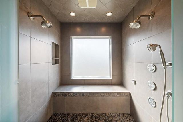 4001 W 126 Street, Leawood, KS 66209