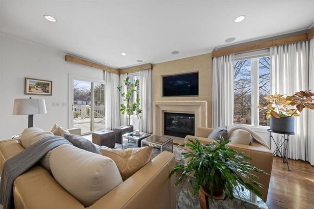 4001 W 126 Street, Leawood, KS 66209