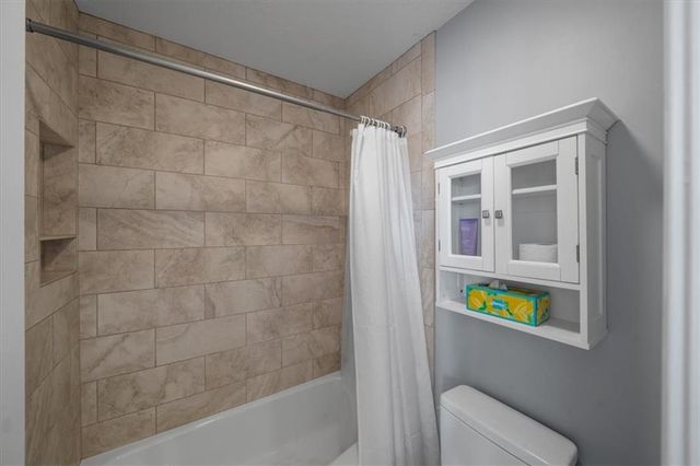 4001 W 126 Street, Leawood, KS 66209