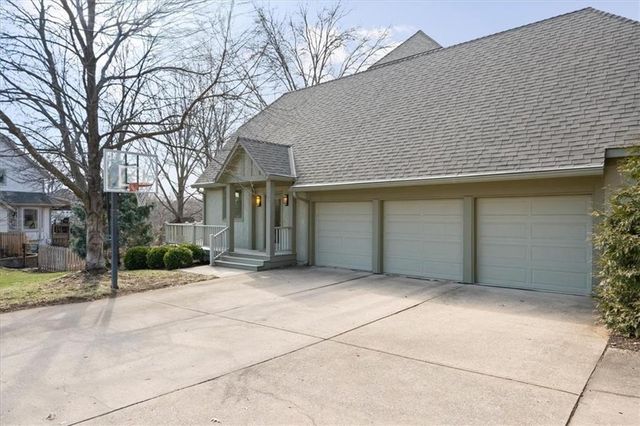 4001 W 126 Street, Leawood, KS 66209