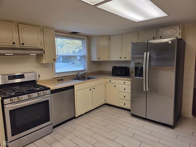 1936 W 74th Street, Indianapolis, IN 46260