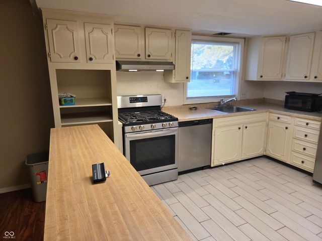 1936 W 74th Street, Indianapolis, IN 46260