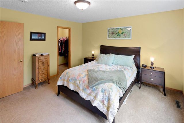 828 Winsome Way NW, Isanti, MN 55040