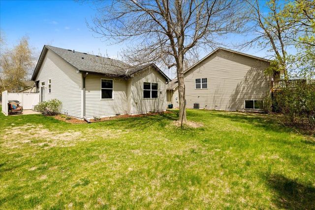 828 Winsome Way NW, Isanti, MN 55040