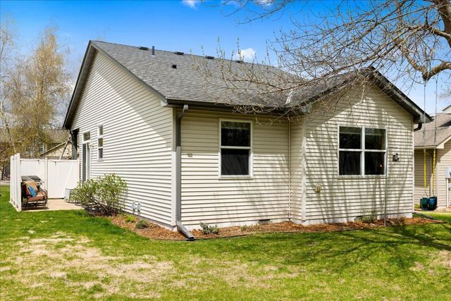 828 Winsome Way NW, Isanti, MN 55040