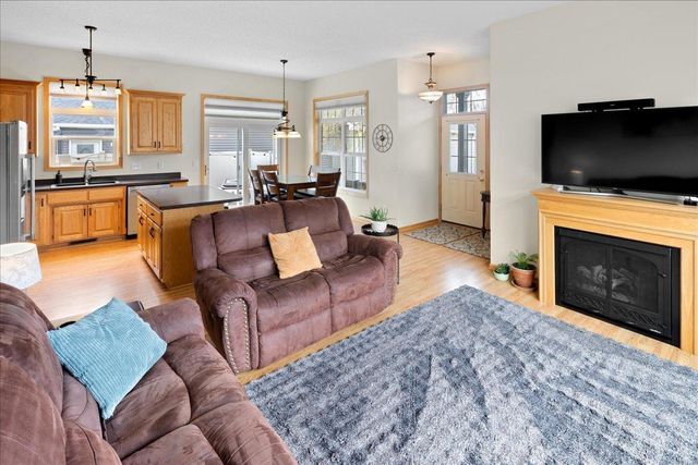 828 Winsome Way NW, Isanti, MN 55040