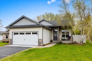 828 Winsome Way NW, Isanti, MN 55040
