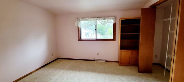 41511 N Country Club Drive, Antioch, IL 60002