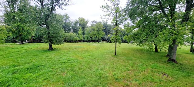 41511 N Country Club Drive, Antioch, IL 60002