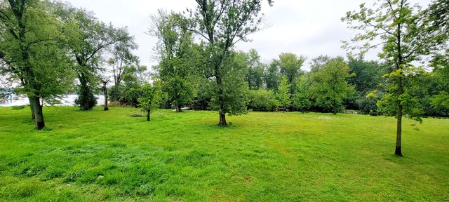 41511 N Country Club Drive, Antioch, IL 60002