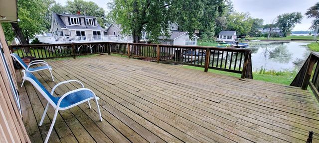 41511 N Country Club Drive, Antioch, IL 60002