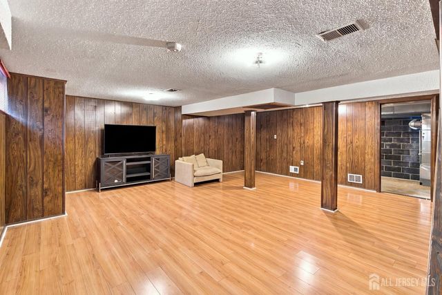 921 Robin Road, Hillsborough, NJ 08844
