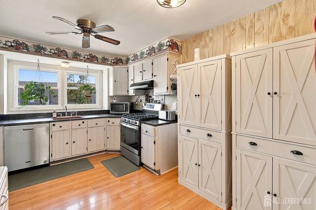 921 Robin Road, Hillsborough, NJ 08844