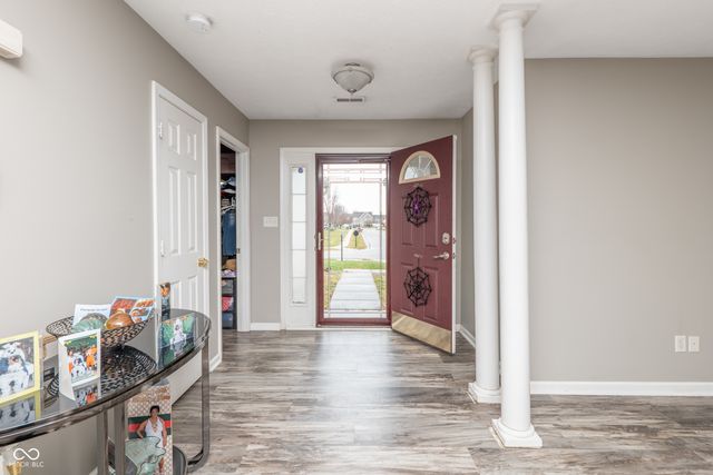 10211 Gate Drive, Indianapolis, IN 46239