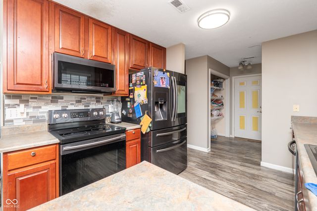 10211 Gate Drive, Indianapolis, IN 46239