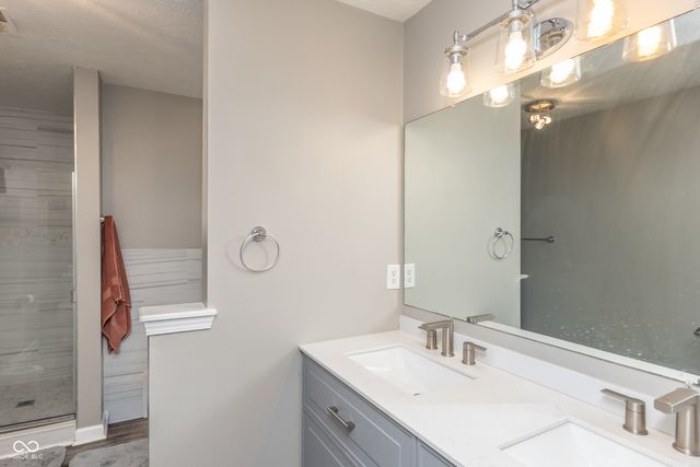 10211 Gate Drive, Indianapolis, IN 46239