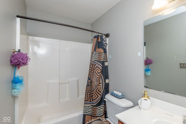 10211 Gate Drive, Indianapolis, IN 46239