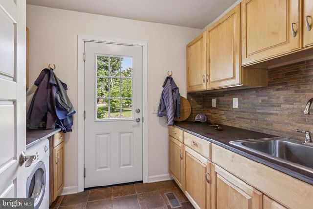296 SHARON RD, Robbinsville, NJ 08691
