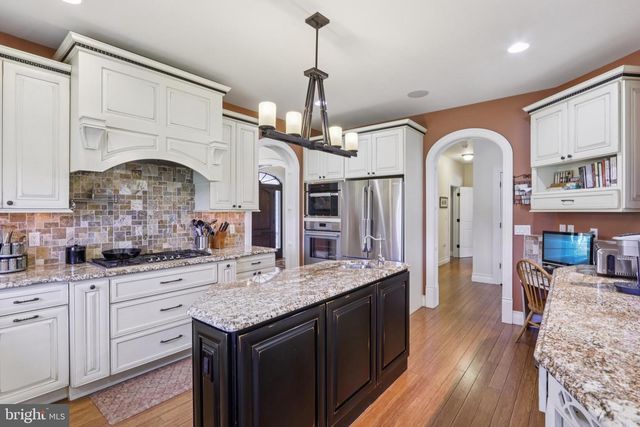 296 SHARON RD, Robbinsville, NJ 08691
