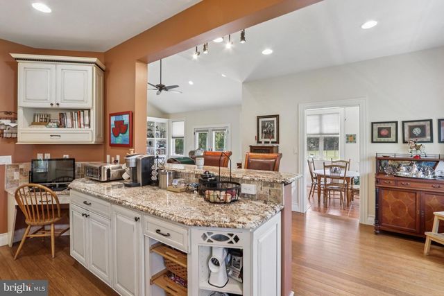 296 SHARON RD, Robbinsville, NJ 08691