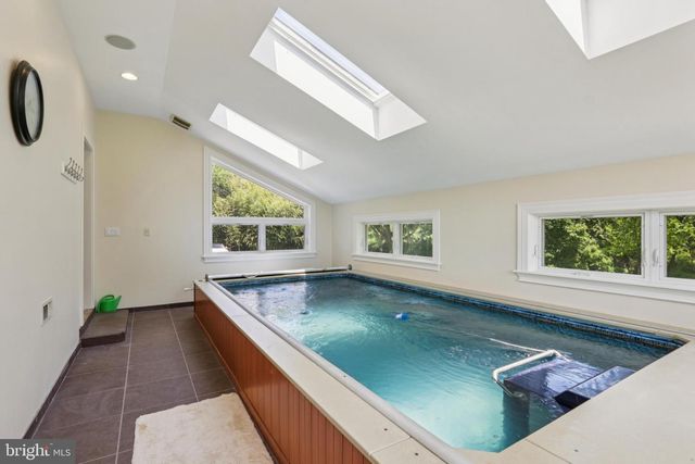 296 SHARON RD, Robbinsville, NJ 08691