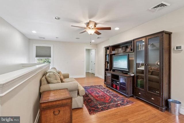296 SHARON RD, Robbinsville, NJ 08691
