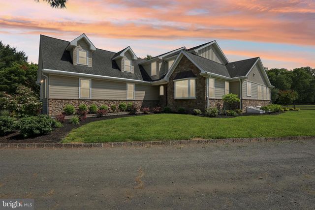 296 SHARON RD, Robbinsville, NJ 08691