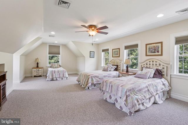 296 SHARON RD, Robbinsville, NJ 08691
