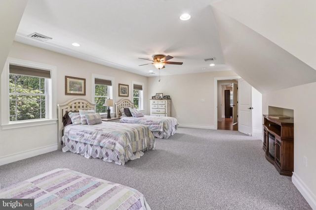 296 SHARON RD, Robbinsville, NJ 08691