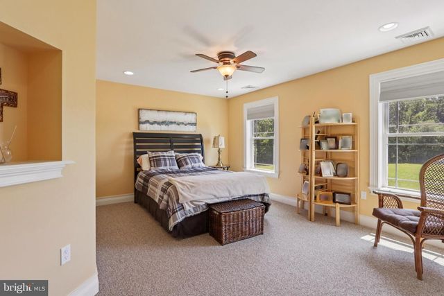 296 SHARON RD, Robbinsville, NJ 08691
