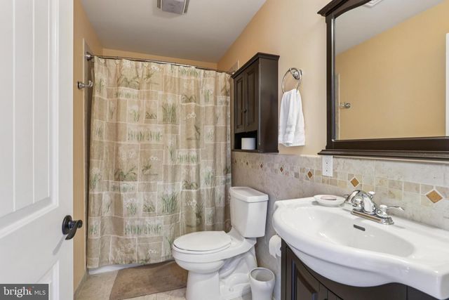 296 SHARON RD, Robbinsville, NJ 08691