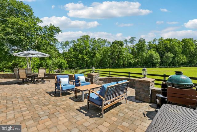 296 SHARON RD, Robbinsville, NJ 08691