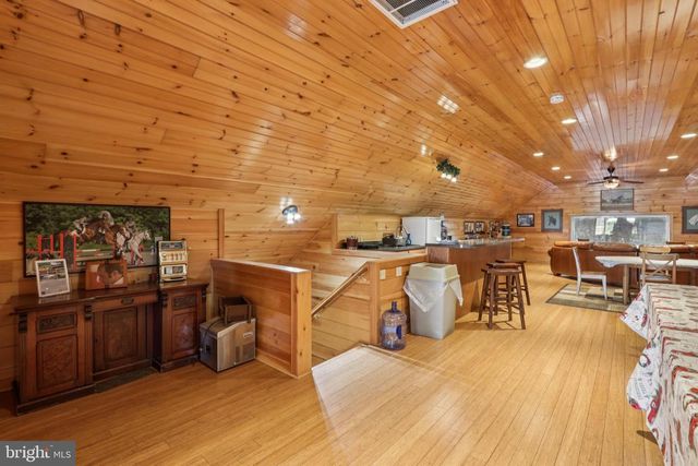 296 SHARON RD, Robbinsville, NJ 08691