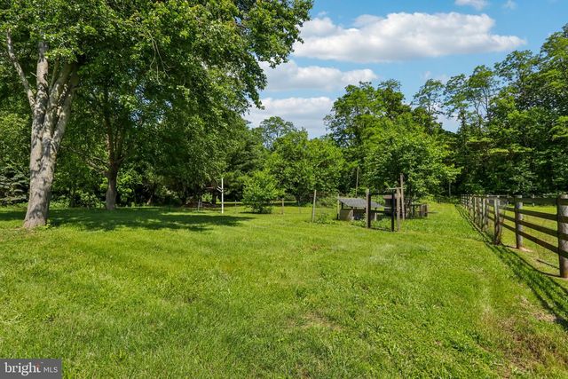 296 SHARON RD, Robbinsville, NJ 08691