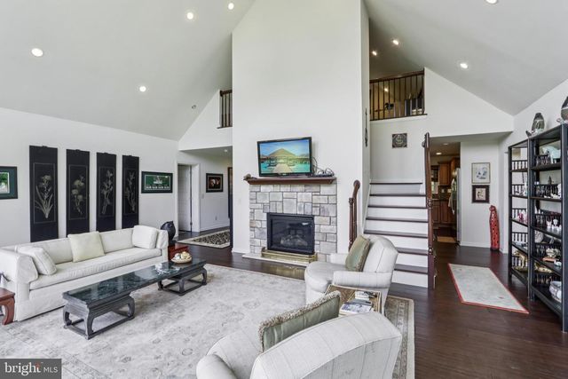 296 SHARON RD, Robbinsville, NJ 08691
